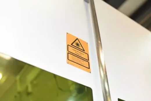 滬工中高功率寬幅激光切割機(jī)高安全性